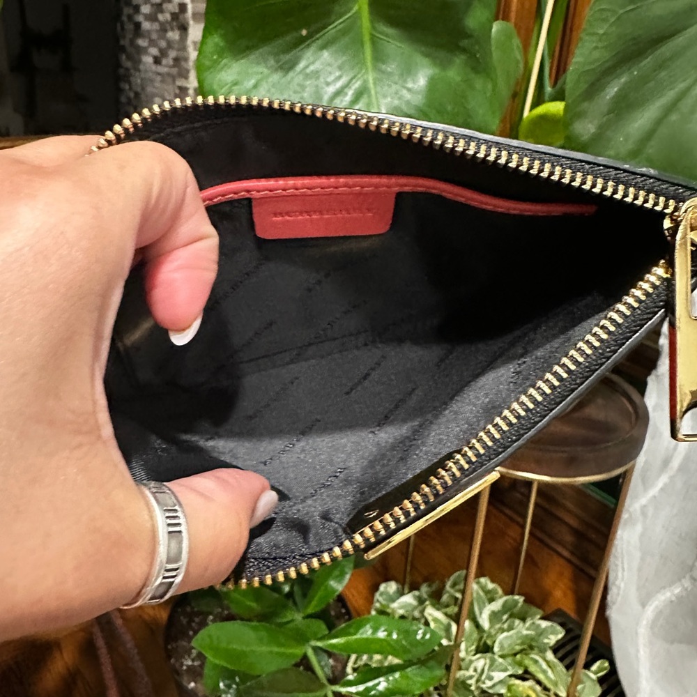 Burberry Pebbled Leather Wristlet Pouch Coral Pink Gold Tone Zip Clutch - Picture 8 of 9